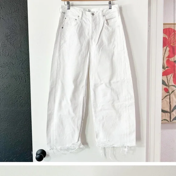 Citizens of Humanity Ayla Raw Hem Crop Jeans in Harlow White Size 27 - Picture 2 of 5